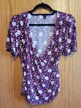 Ann Taylor Floral Wrap-Style V-Neck Top in Pink and Black XS